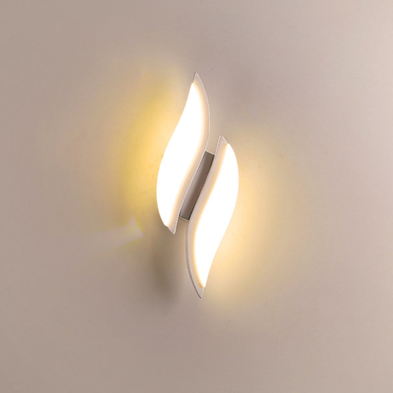 Leaf Small LED Wall Light Simplicity Acrylic White Wall Mount Lighting in Warm/White Light