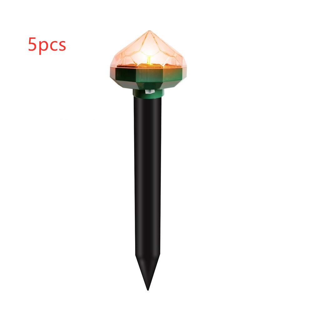 Solar-powered animal repeller for garden and yard – Environmentally friendly protection against mice and rodents