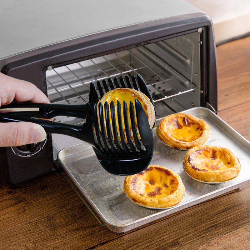 Kitchen cutter cutting clip