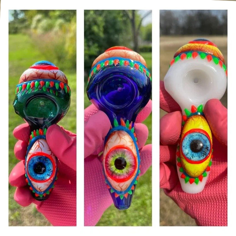 Tobacco pipe in eye shape