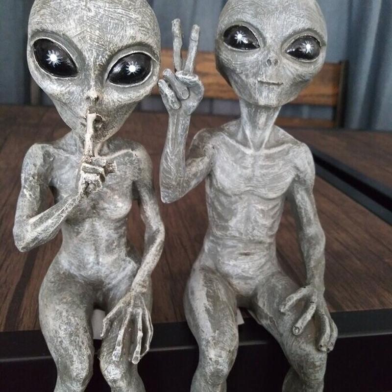 Statue Garden Alien