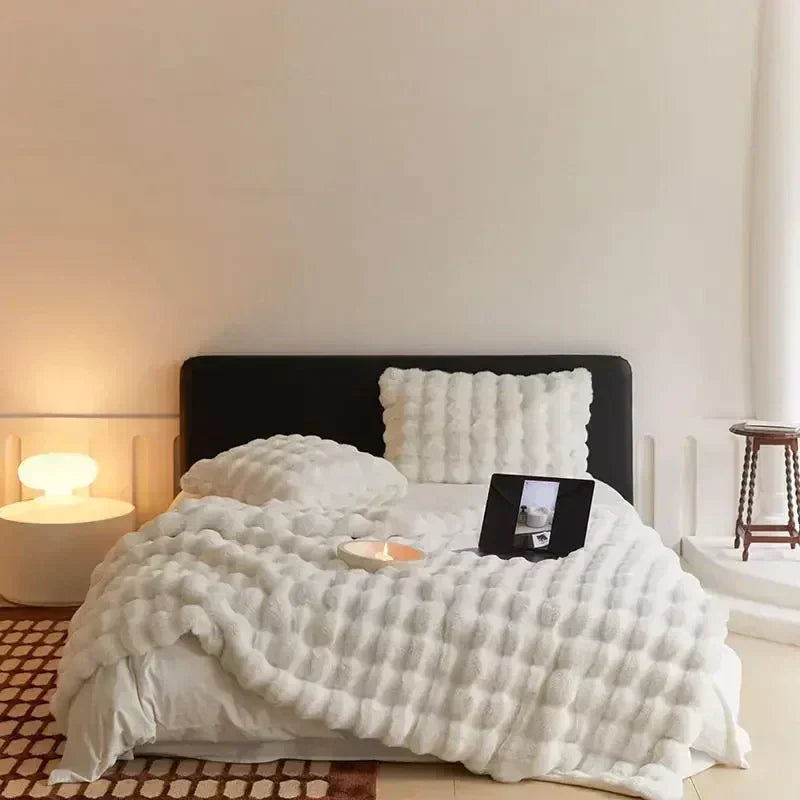 Wearable Fluffy Blanket of Imitation Fur - VeluLuxe