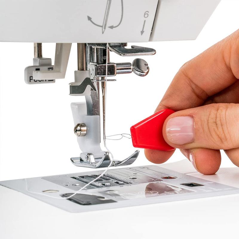 Needle threading aid