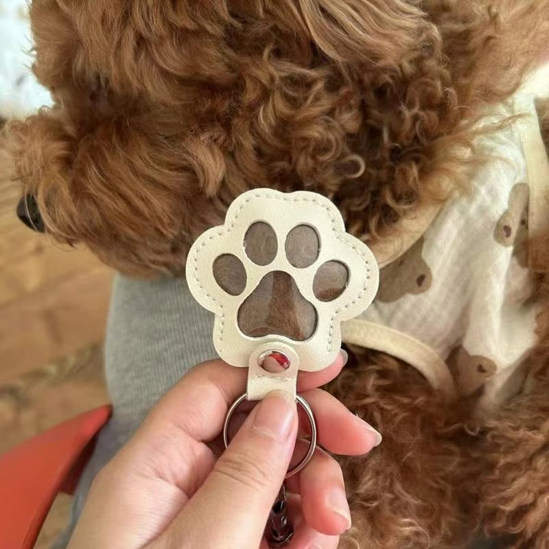 PawMemorie Keychain – Memorial Pendant with Paw Print and Inner Compartment