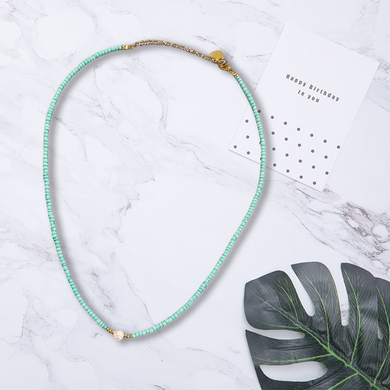 Necklace made of freshwater pearls