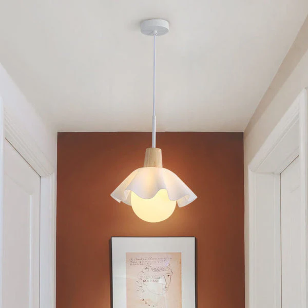 Flower-shaped pendant lamp
