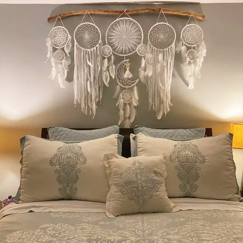 Dream catcher moon and stars hang over the bed (5 pieces)