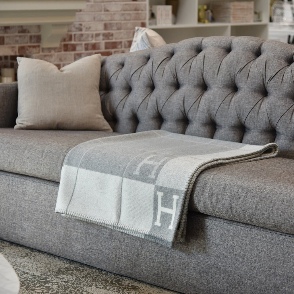 and Laine Cashmere Isabelle – Elegant and Soft Blanket for Refined Interior