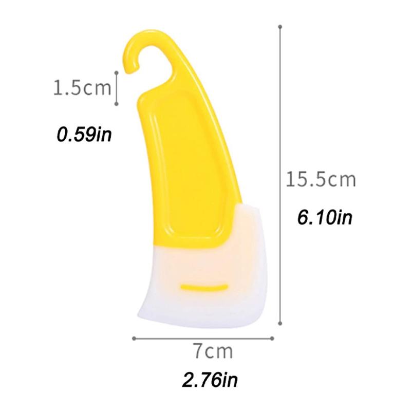 Oil-resistant cleaning scraper