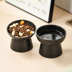 The sloping design makes eating comfortable!