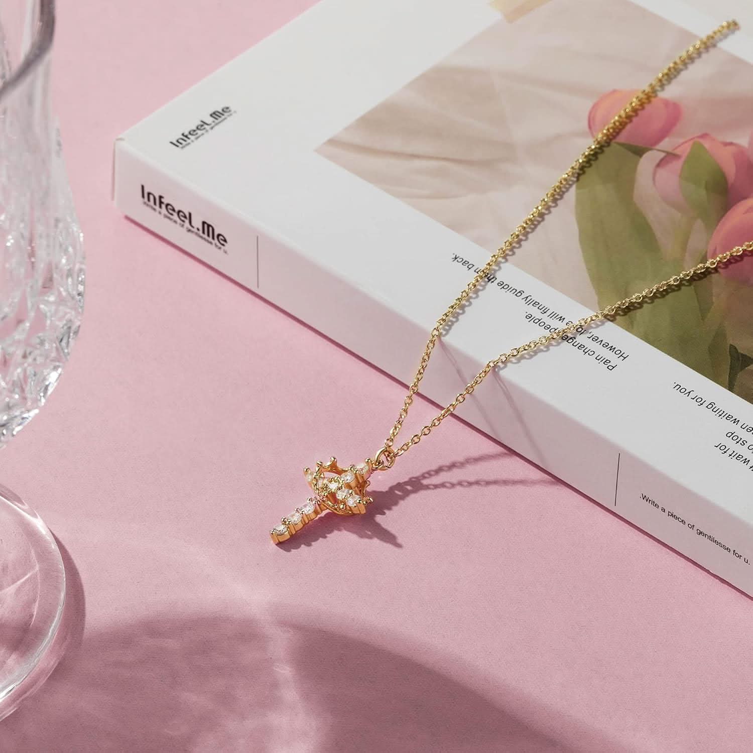 Elegant 18K Gold Cubic Zirconia Cross Necklace