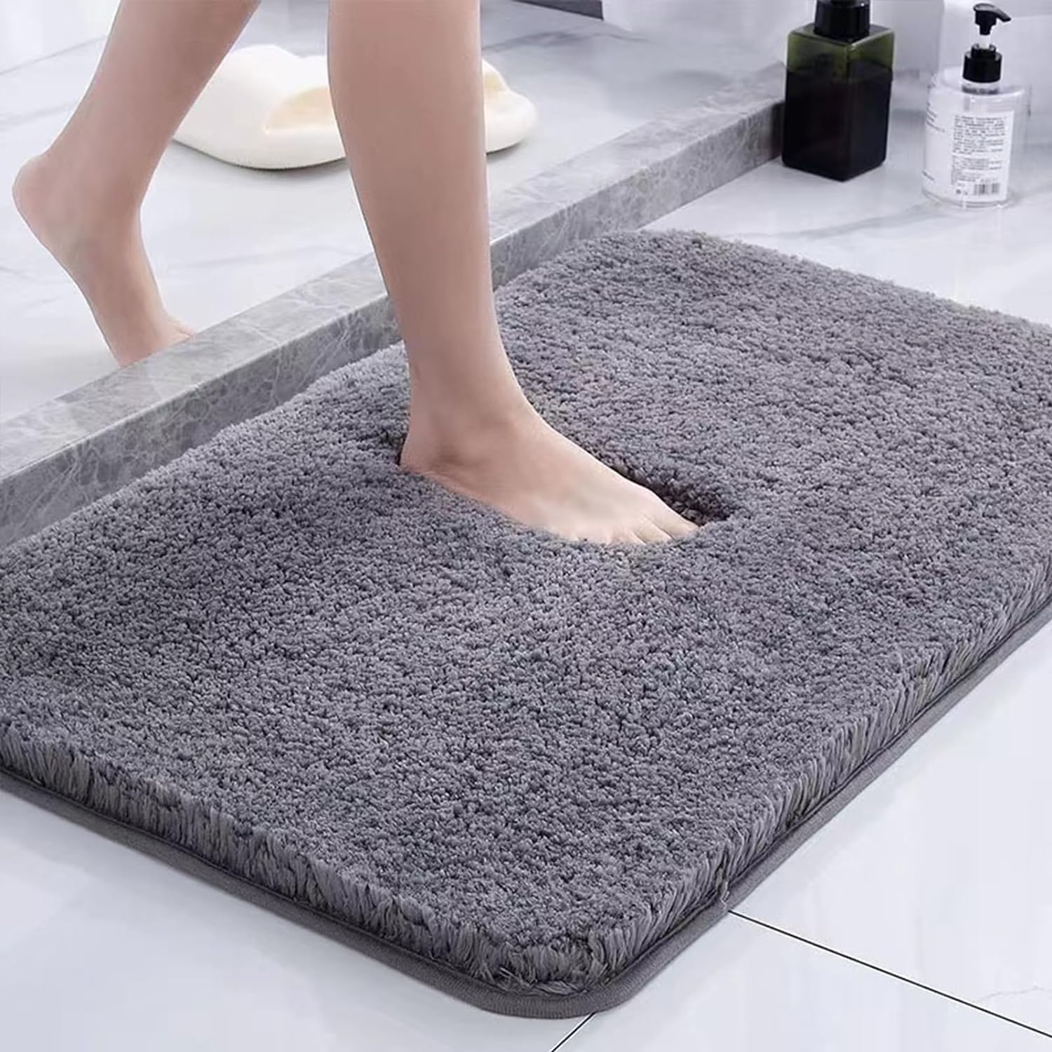 Thick microfiber bath mat - Soft, absorbent, non-slip - Perfect for bathroom and bedroom