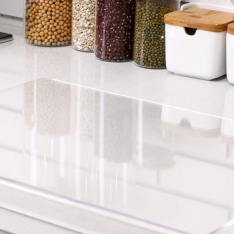 Non-slip, transparent cutting board in acrylic