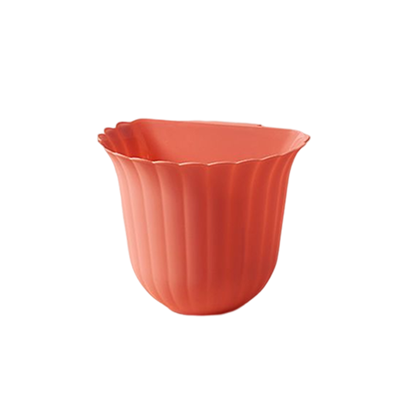 Wall-mounted trash can for the kitchen