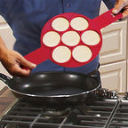 Non-stick silicone baking mold for pan