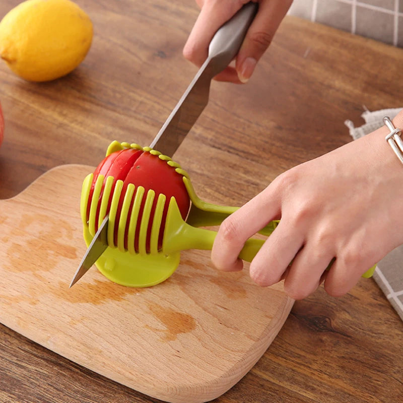 Kitchen cutter cutting clip