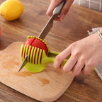 Kitchen cutter cutting clip
