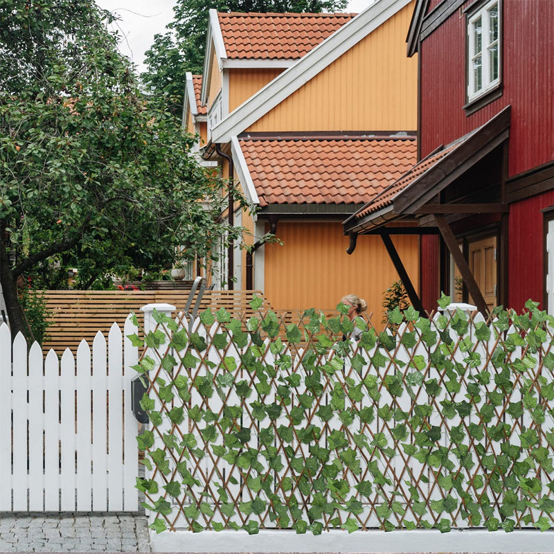 Expandable artificial privacy fence