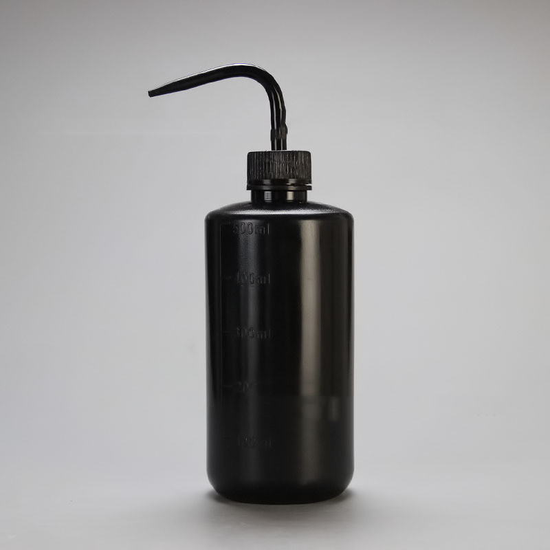 Spot 500ml Squeeze Pouring Bottle – Compact Spray Bottle for Precise Pouring and Dosing