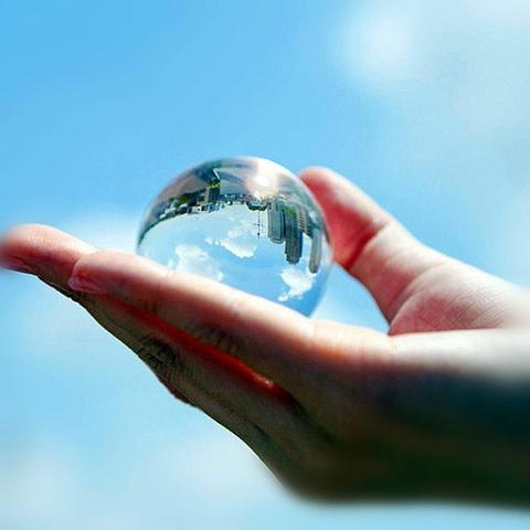 Sphera - Crystal Ball Photography Lens
