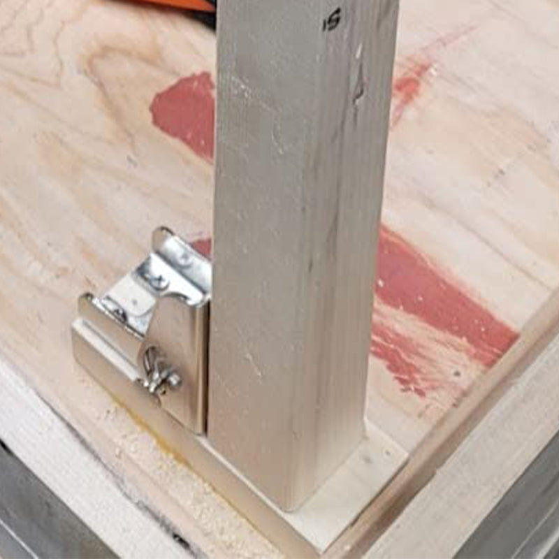 90° self-locking folding hinge