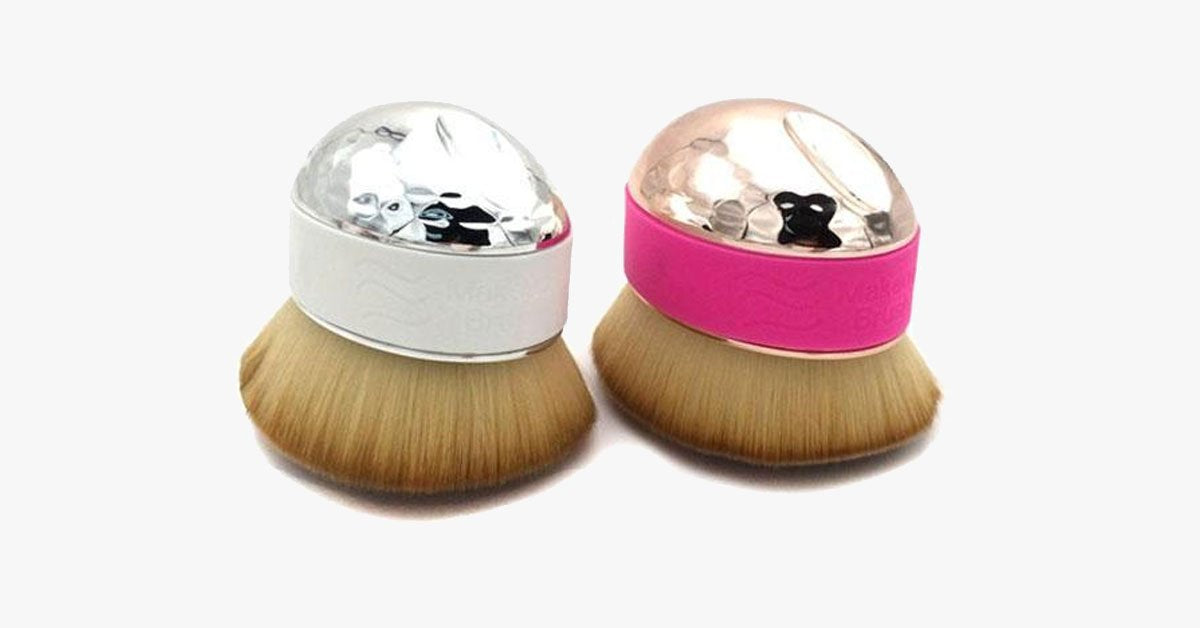 Easy-to-use Palm Oval Brush for perfect blending of makeup