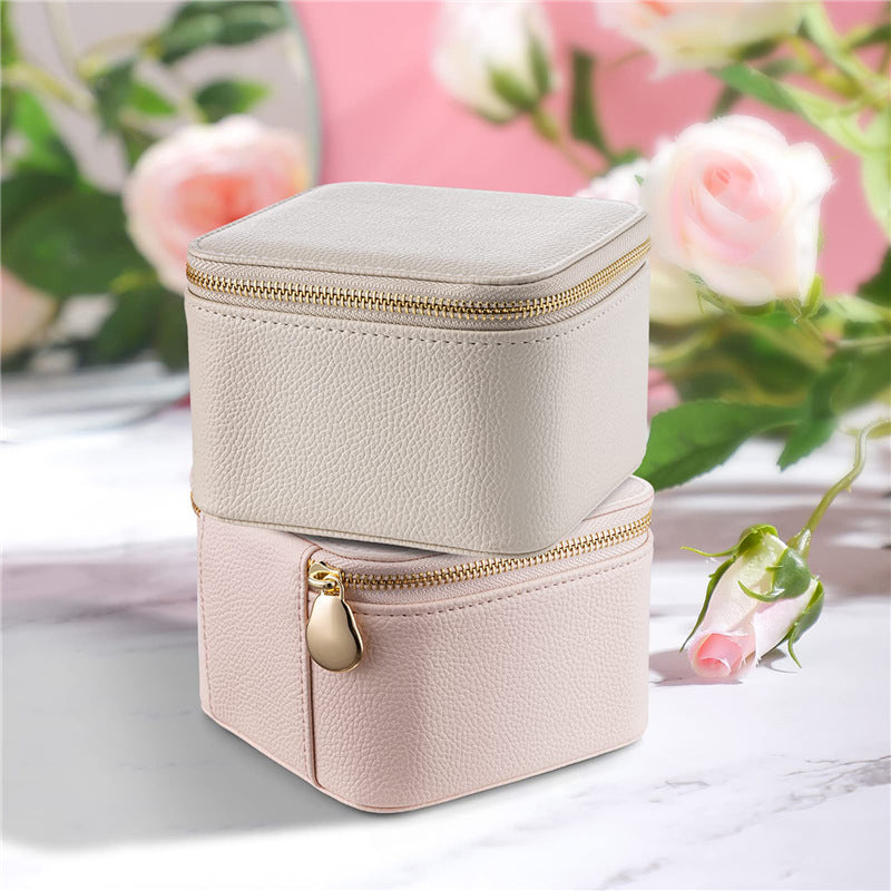Leather jewelry box for travel