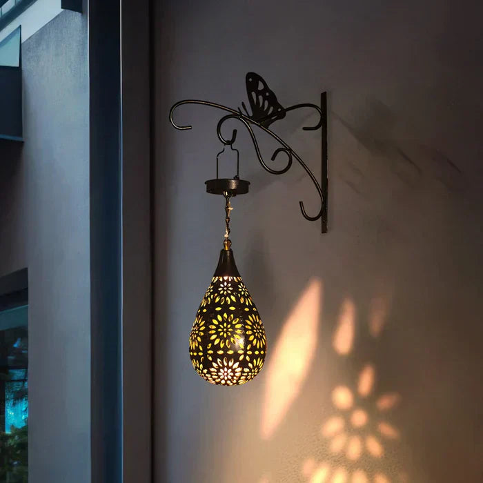 Solar-powered & Weather-resistant Garden Lamp in Flower Design – For Stylish Outdoor Lighting