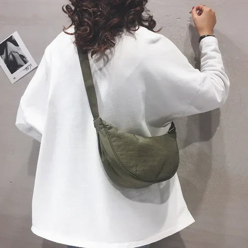 Simple Women's Knödel Crossbody Bag