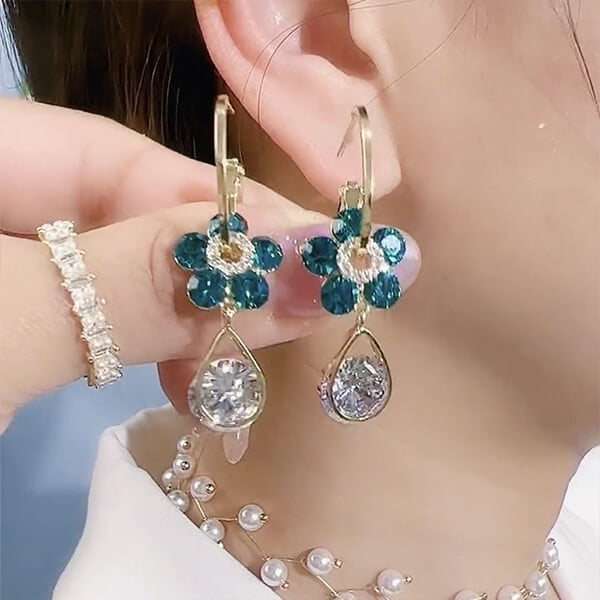 Elara Elegant Floral Sparkle