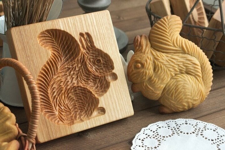 FolkloreCarve — Bake magical masterpieces without sticky stress