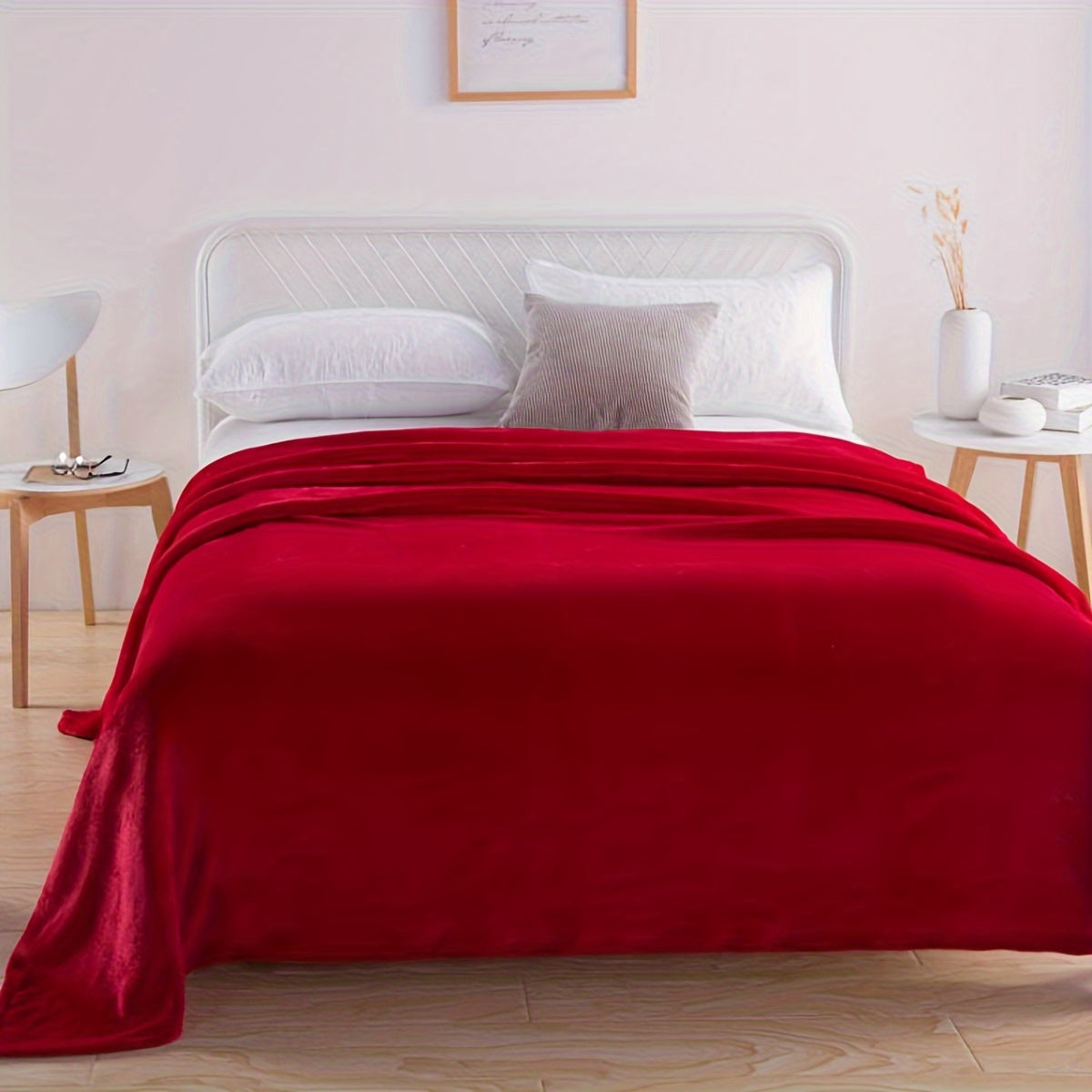 LuxeSoft – Premium Flannel Fleece Blanket for Ultimate Comfort