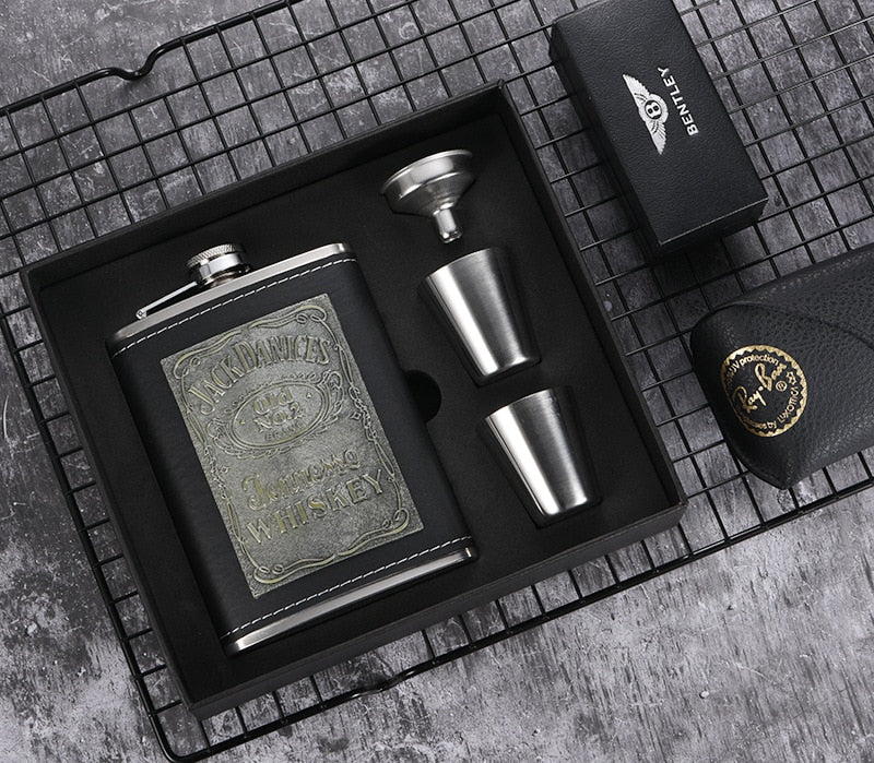 8oz Whisky Bottle made of Stainless Steel Alcohol Funnel Hip Flask Embroidered Golden Silk Fabric Packaging Gift Box Set
