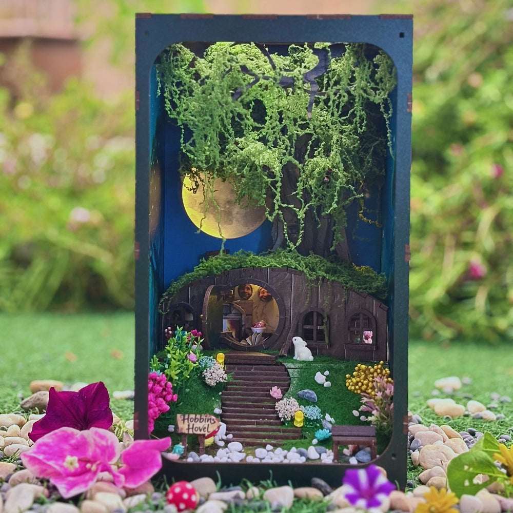 [Pre Order] Hobbins Hovel DIY Book Nook Kit