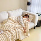WarmHug Blanket - Ultimate Coziness for Cold Winter Evenings