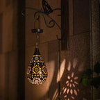 Solar-powered & Weather-resistant Garden Lamp in Flower Design – For Stylish Outdoor Lighting