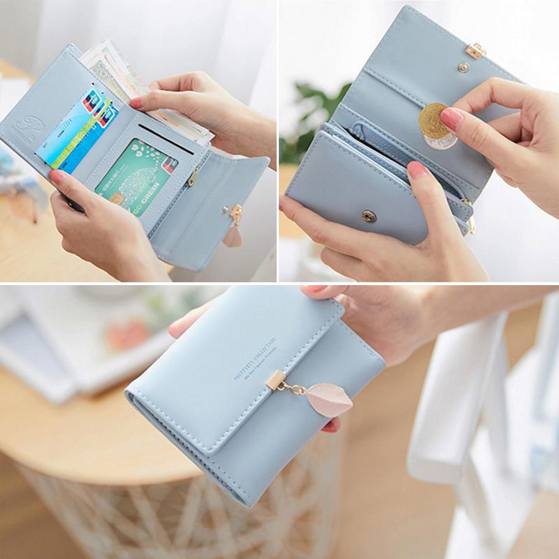 Short wallet with three folds and leaf decor