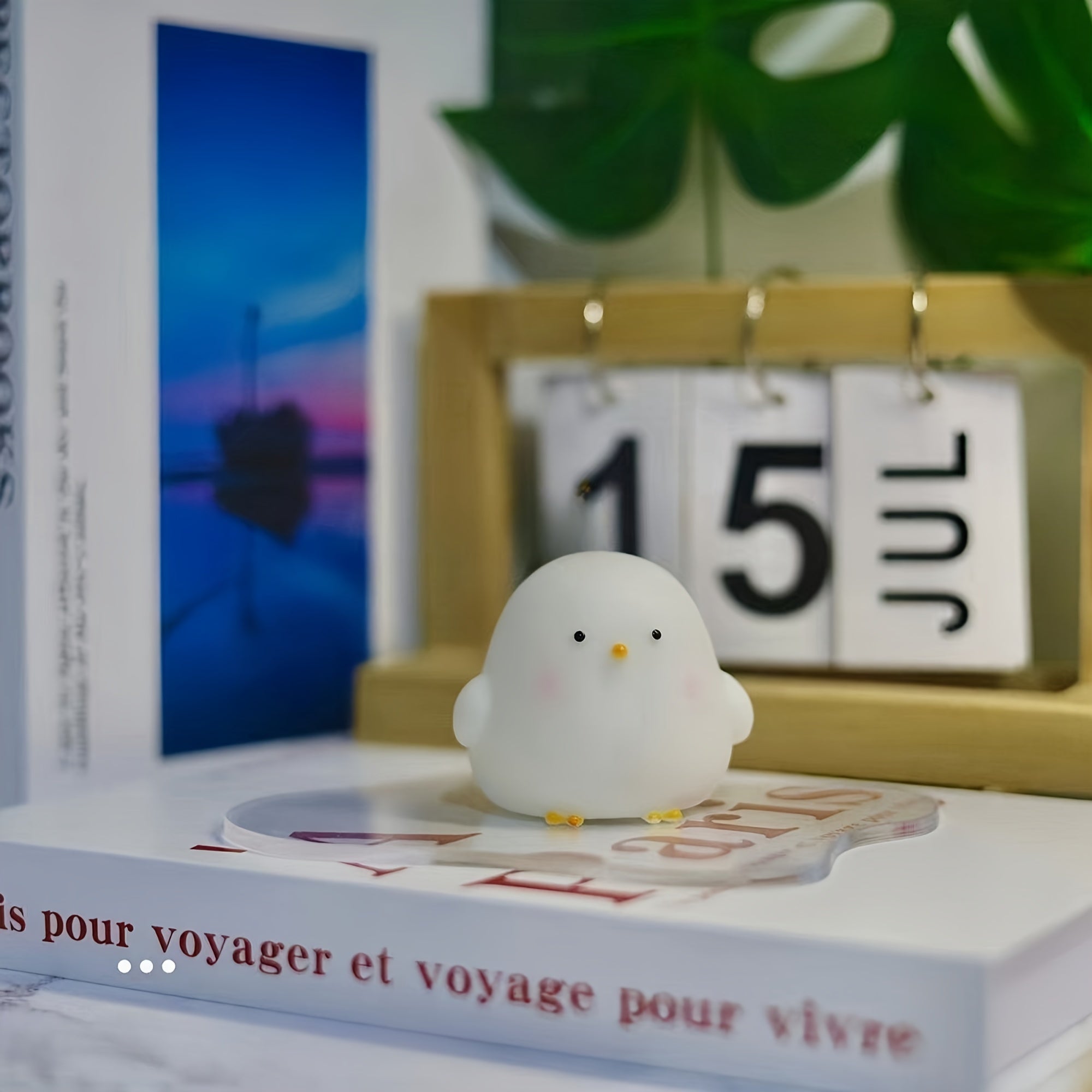 LumiKuiken - Elegant LED Table Lamp with Healthy Light
