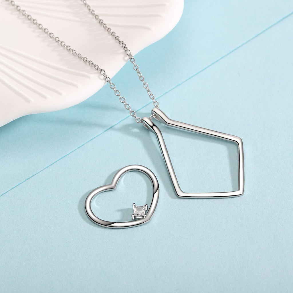 Amelina Heart-Necklace with Ring Holder – Elegance in Full Bloom