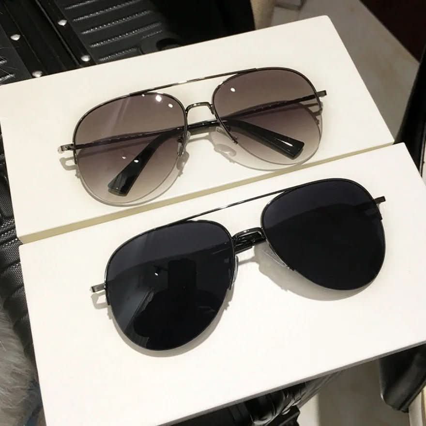 Pilot sunglasses for men with gradient and UV400 protection
