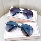 Pilot sunglasses for men with gradient and UV400 protection