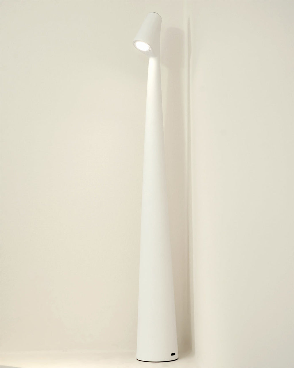 EcoLight – Energy-Efficient Rechargeable Desk Lamp
