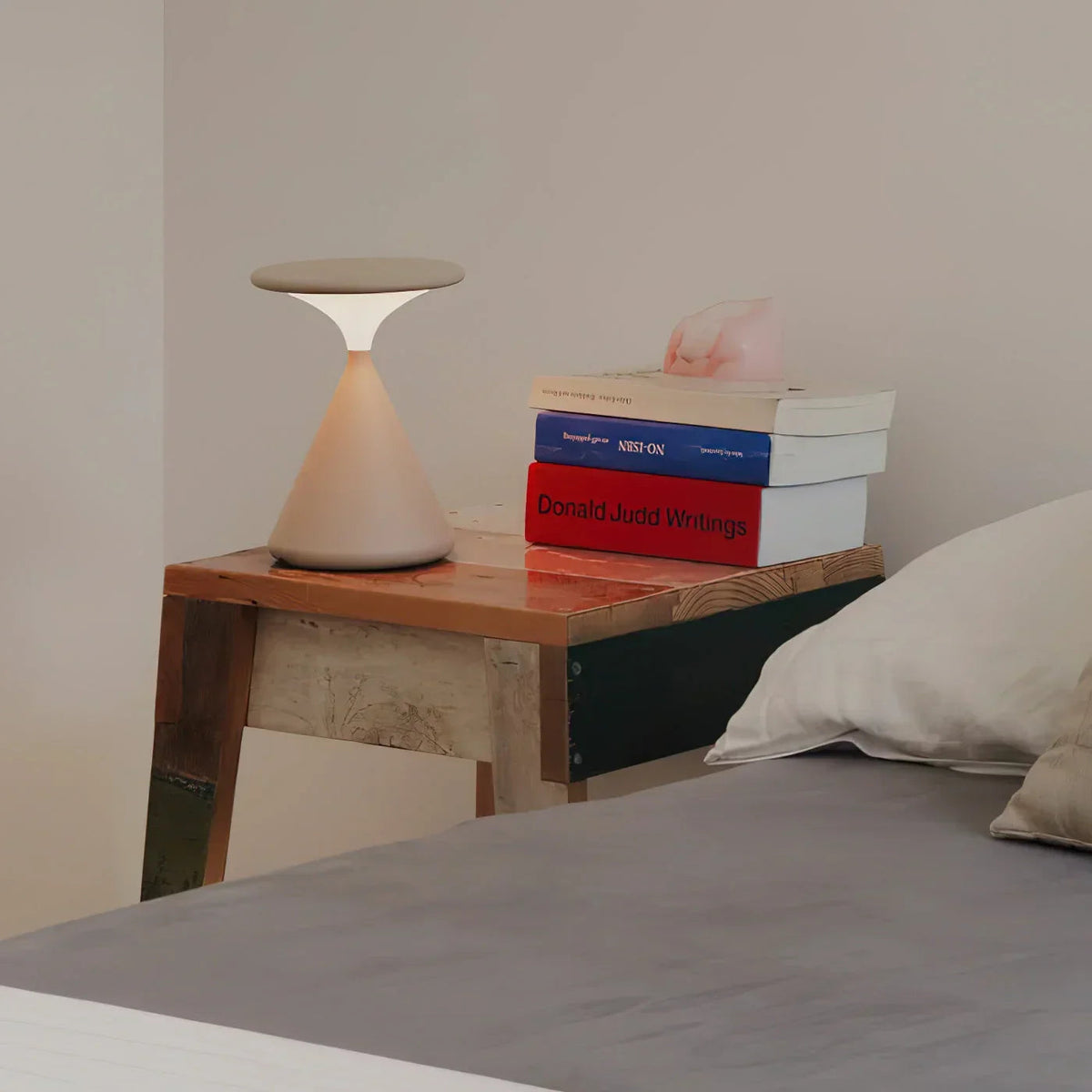 Wireless Table Lamp Amos Hourglass