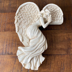 Angel-shaped doorframe decoration