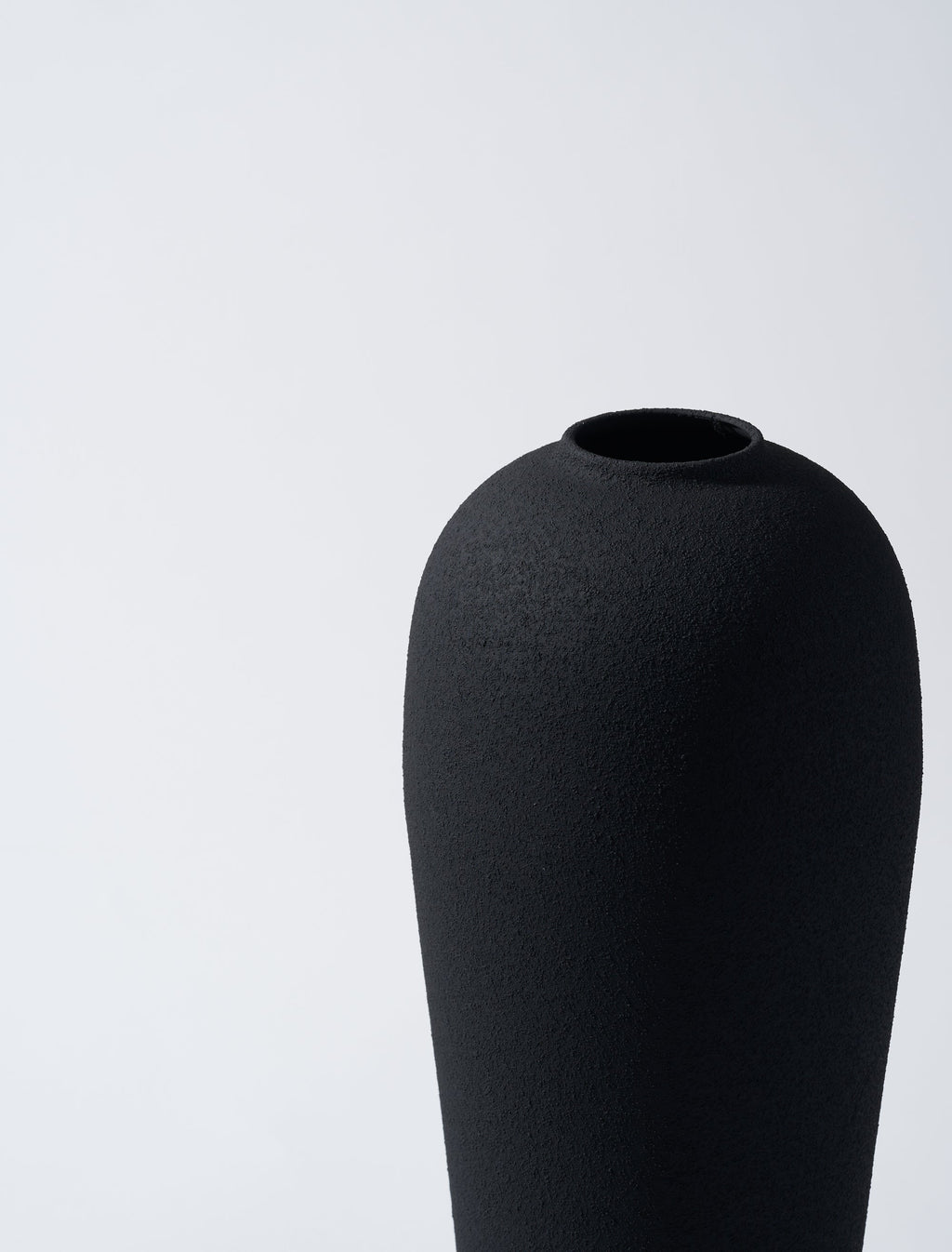 Lola Vase - Structured Black