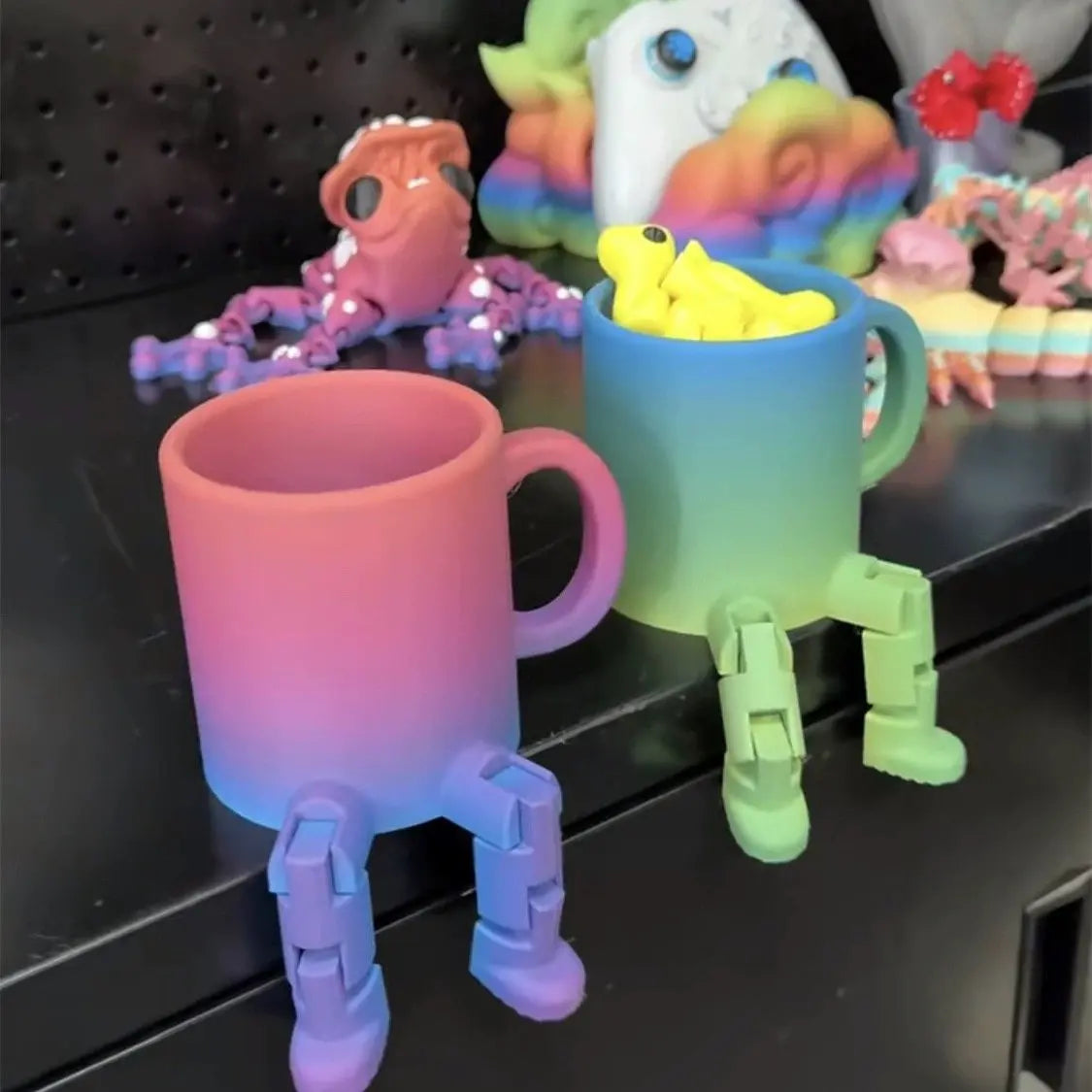 Unusual cups with legs – Fun & practical design