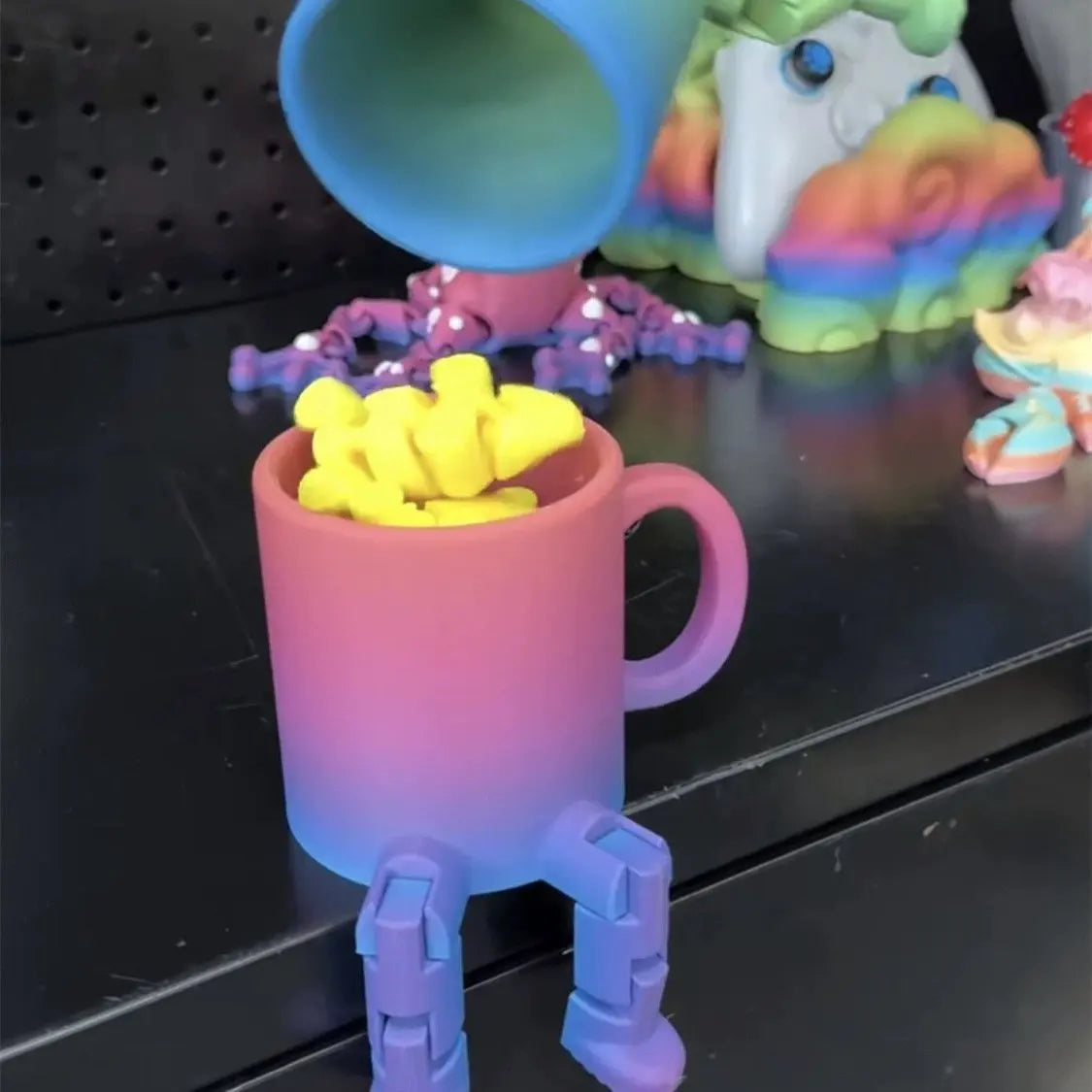 Unusual cups with legs – Fun & practical design