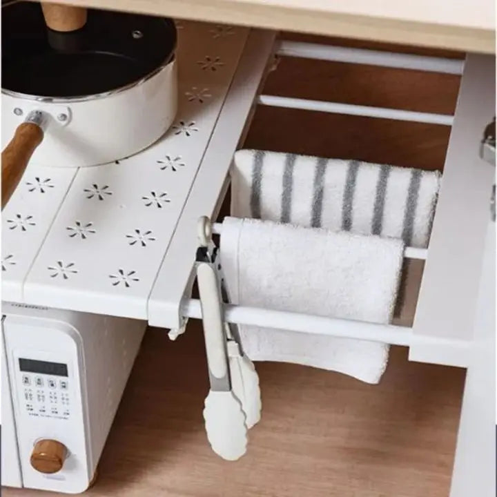Extendable shelf board for flexible storage