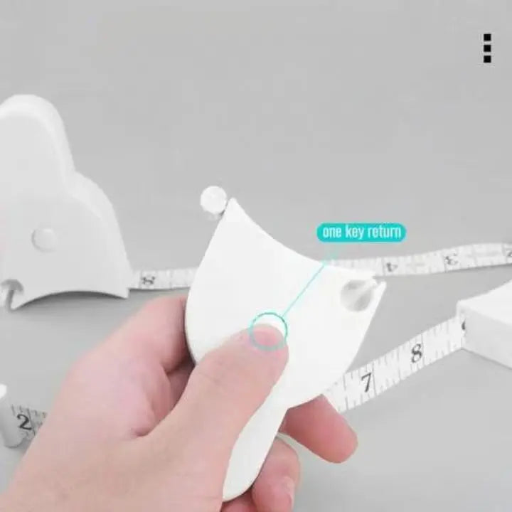 Automatically Retractable Measuring Tape – One-Handed Body Measurement & Precise
