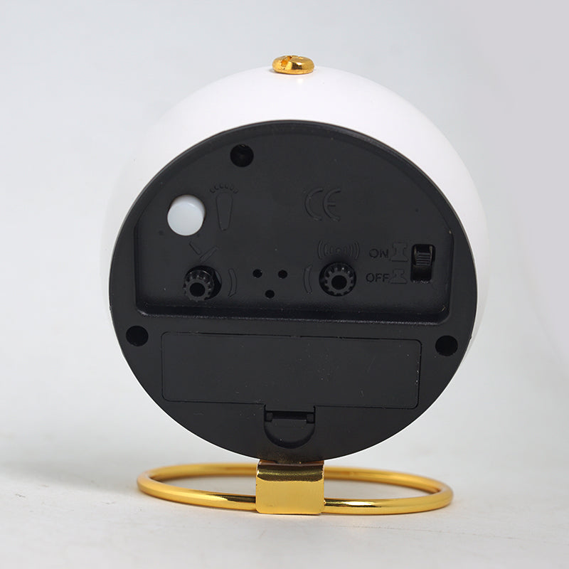 Minimalistic round table clock